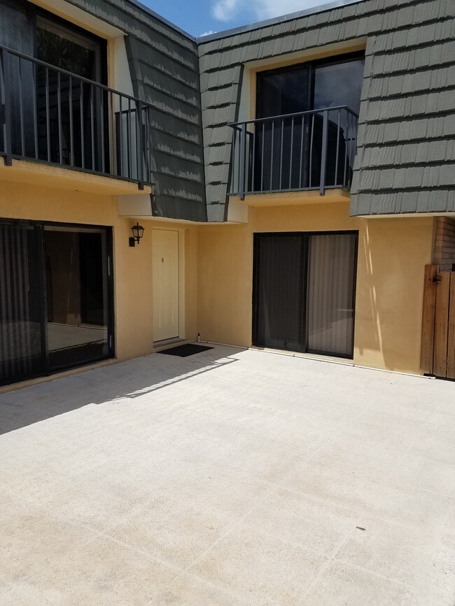Building Photo - 2205 22nd Way