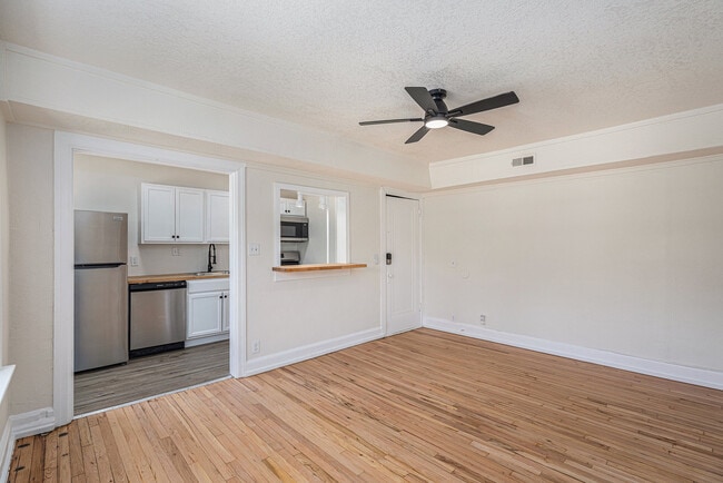 Building Photo - The Lillian