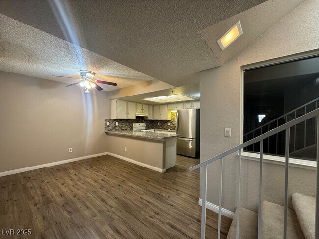 Building Photo - 2647 Jacyra Ave