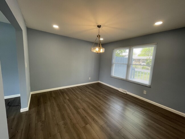 Building Photo - 999 Hunt Valley Dr