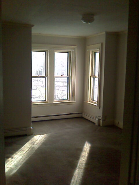 Building Photo - 20 S Main St