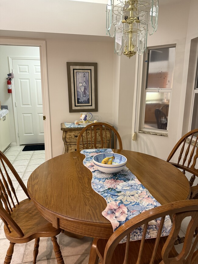 Building Photo - 144 Lady Palm Dr