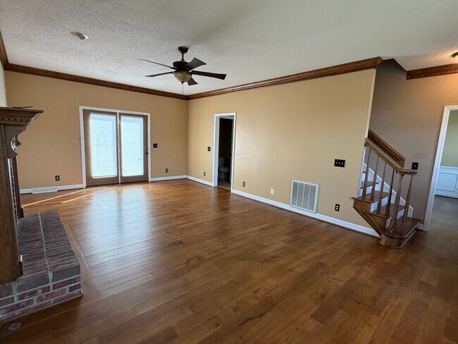 Foto del edificio - Prime Location in Half Mile Lake, Greenville, SC