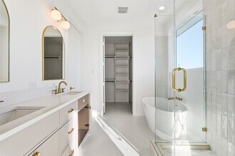 Building Photo - 3828 Wilmer St