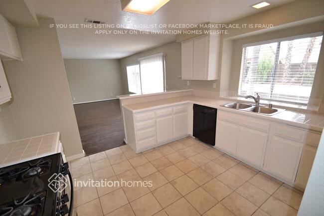 Foto del edificio - 25601 Bay Ave