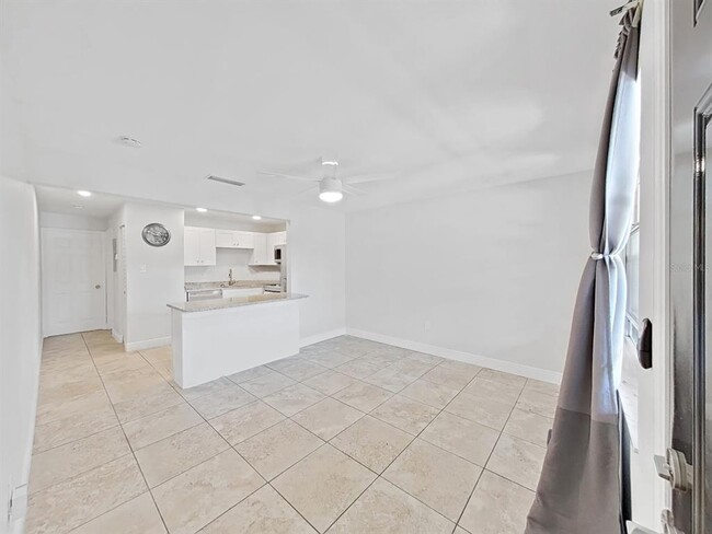 Building Photo - 2501 Harn Blvd