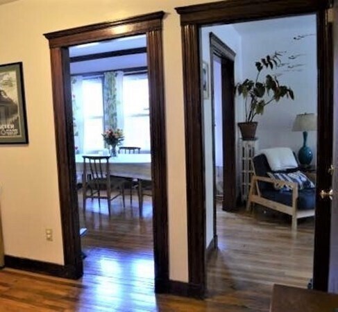 Foto del edificio - 70 Forest Hills St