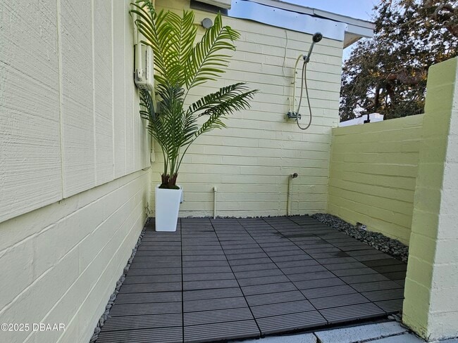 Foto del edificio - 62 Rivershore Dr