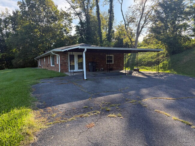 Foto del edificio - 229 Galloway Rd