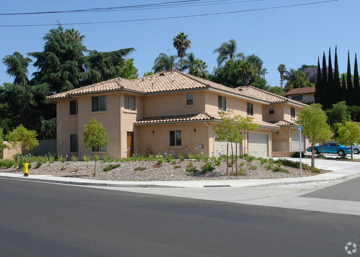 Eucalyptus Estates Townhomes for Rent Vista, CA