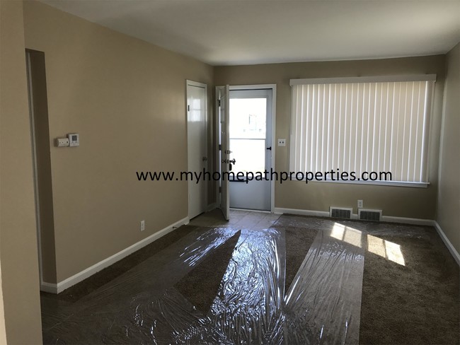 Building Photo - 3233 N 85th St