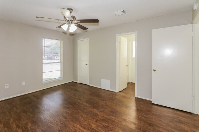 Foto del edificio - 5139 Wickview Ln