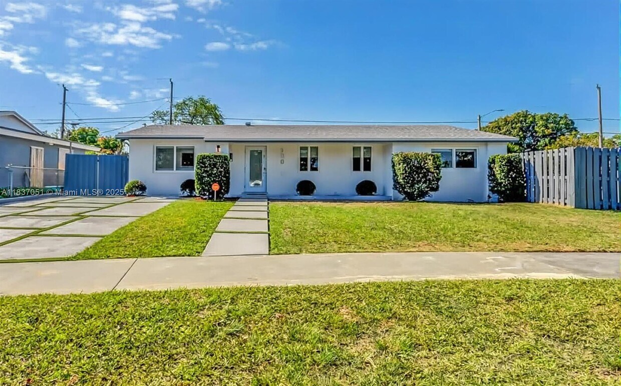 Foto principal - 10010 SW 162nd St
