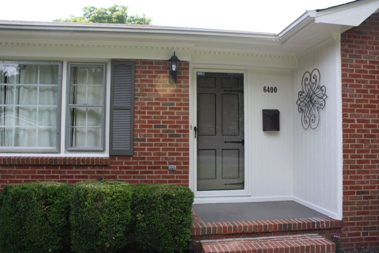 Foto principal - Charming 3BR House in Charlotte