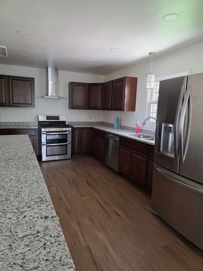Building Photo - Executive Home with an Executive View