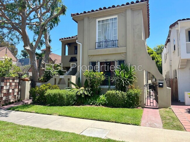 Foto del edificio - 1016 1/2 South Crescent Heights Boulevard