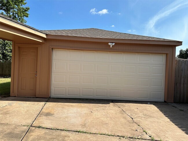 Foto del edificio - 2826 Green Fields Dr