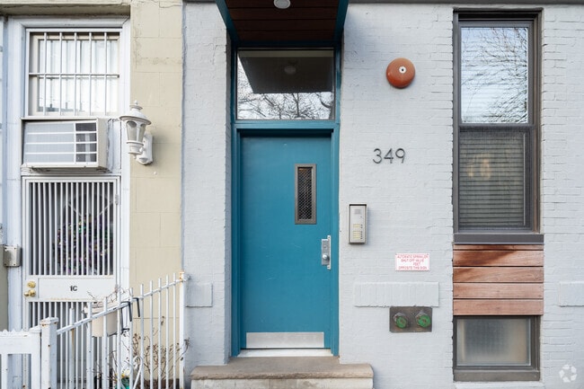 Building Photo - 349 16th St