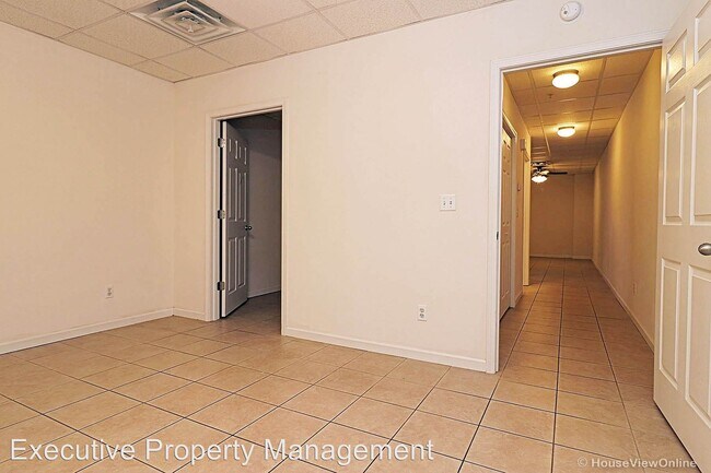 Building Photo - 820 N Sprigg St