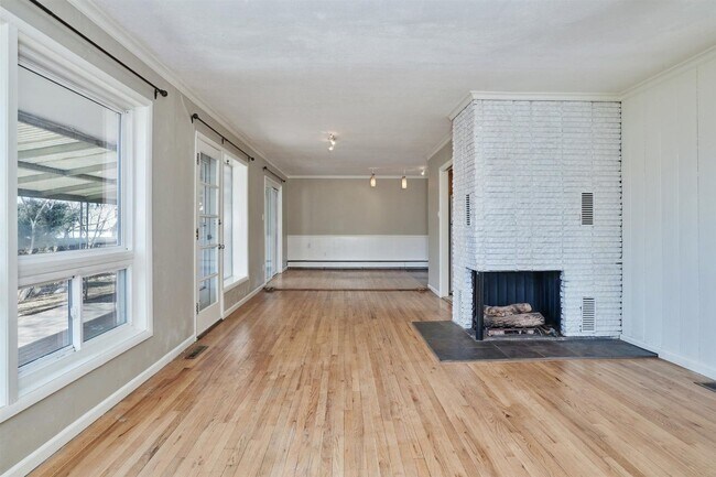 Building Photo - Move in special - Large corner lot - 2 bed...
