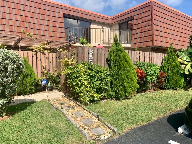Building Photo - 8559 Boca Rio Dr