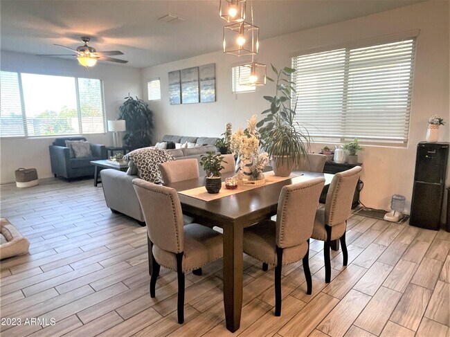 Foto del edificio - 2822 W Apollo Rd