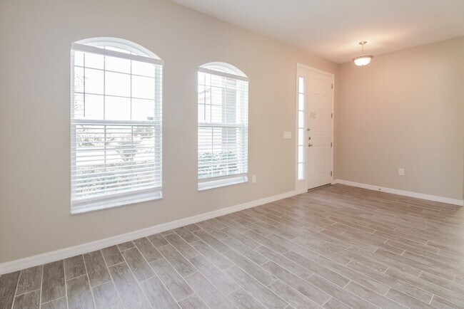 Foto del edificio - 4850 Grand Vista Ln