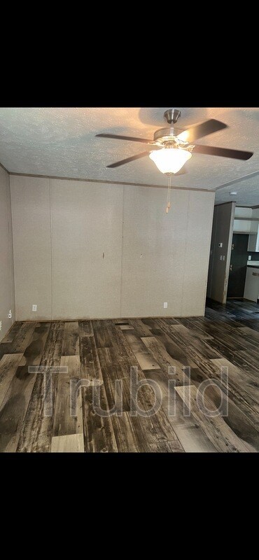 Foto del edificio - 1979 Cardell Rd