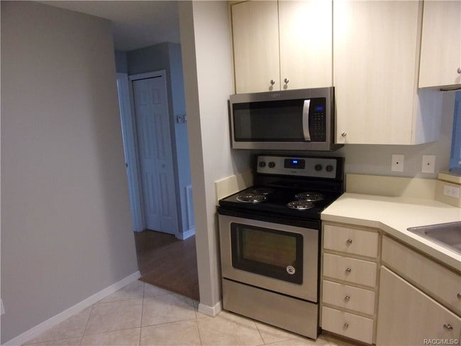Building Photo - 11112 W Cove Harbor Dr