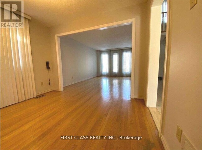 Photo du bâtiment - 11 Coleraine Ave