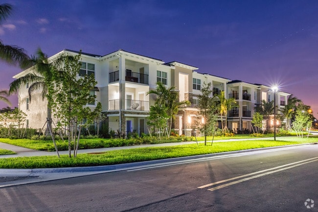 Building Photo - The Reserve at Vero Beach