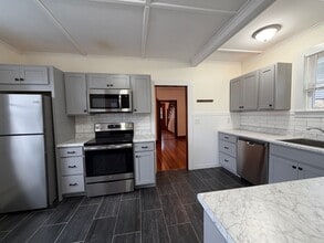 Building Photo - 40 Cady St