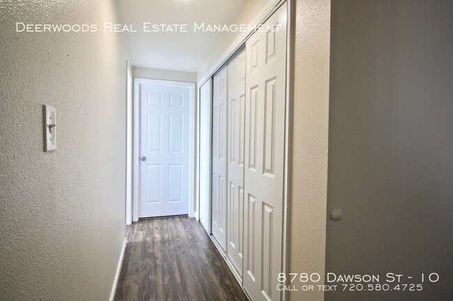 Foto del edificio - 8780 Dawson St