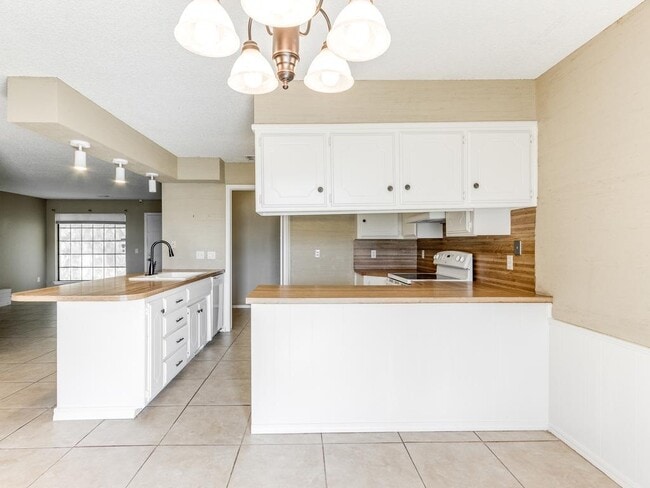 Building Photo - 6605 Lyrewood Ln