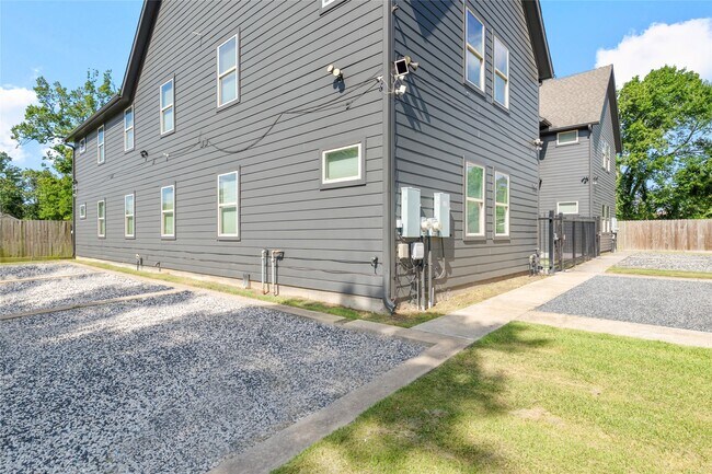 Foto del edificio - 3424 Tuam St