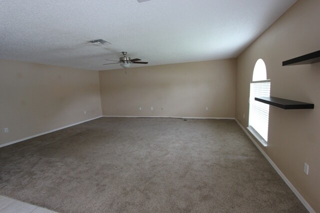 Foto del edificio - Deltona - 4 Bedroom, 3.5 Bathroom - $1,995.00