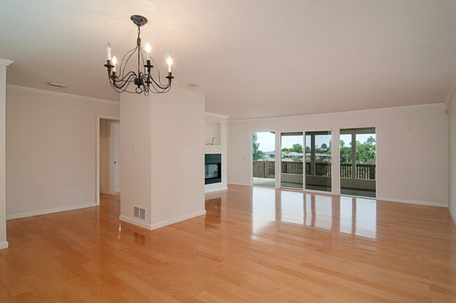 Building Photo - LIVE IN LA JOLLA!  LOVELY LA JOLLA HOME WI...