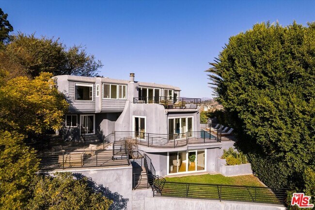 Foto del edificio - 8464 Cole Crest Dr