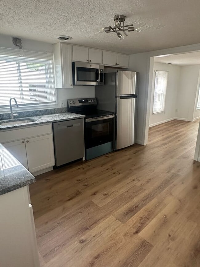 Building Photo - Fully Renovated Single-Family Home in Spar...