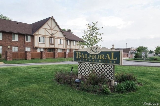 Foto del edificio - 30272 Southfield Rd