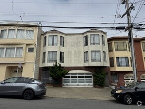 Building Photo - 722 35th Ave
