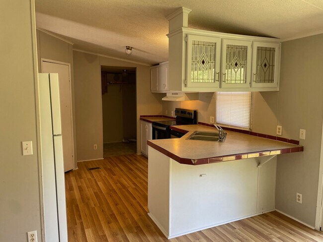 Building Photo - 3 BED, 2 BATH MOBILE HOME