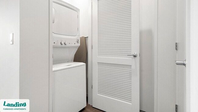 Foto del edificio - 2480-2522-2522 N Milwaukee Ave