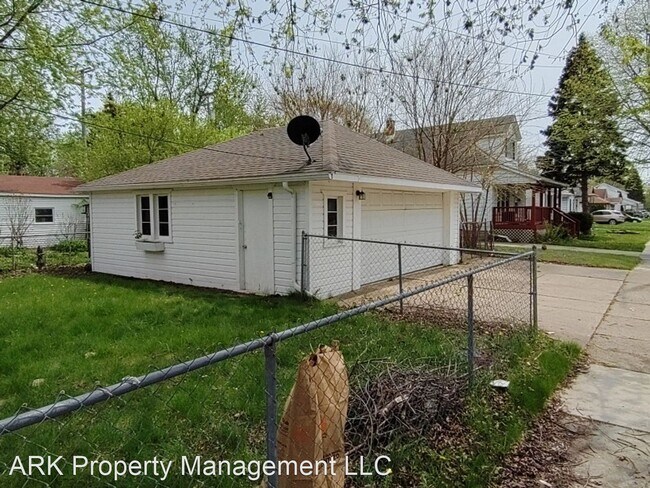 Building Photo - 3 br, 2 bath House - 17100 Stephens