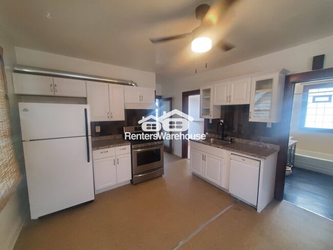 Building Photo - 1607 S 73rd St