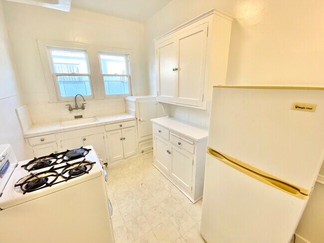 Foto del edificio - 1740 N Gramercy Pl
