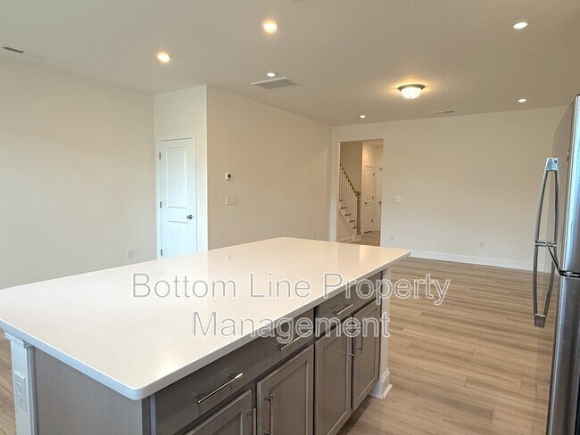 Foto del edificio - 1520 Cedar Tree Dr