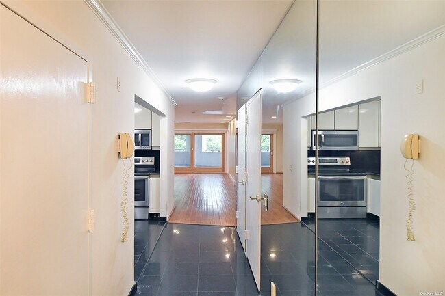Foto del edificio - 100 Great Neck Rd