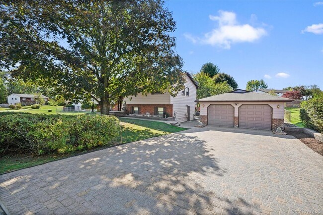 Foto del edificio - 8 Badami Dr