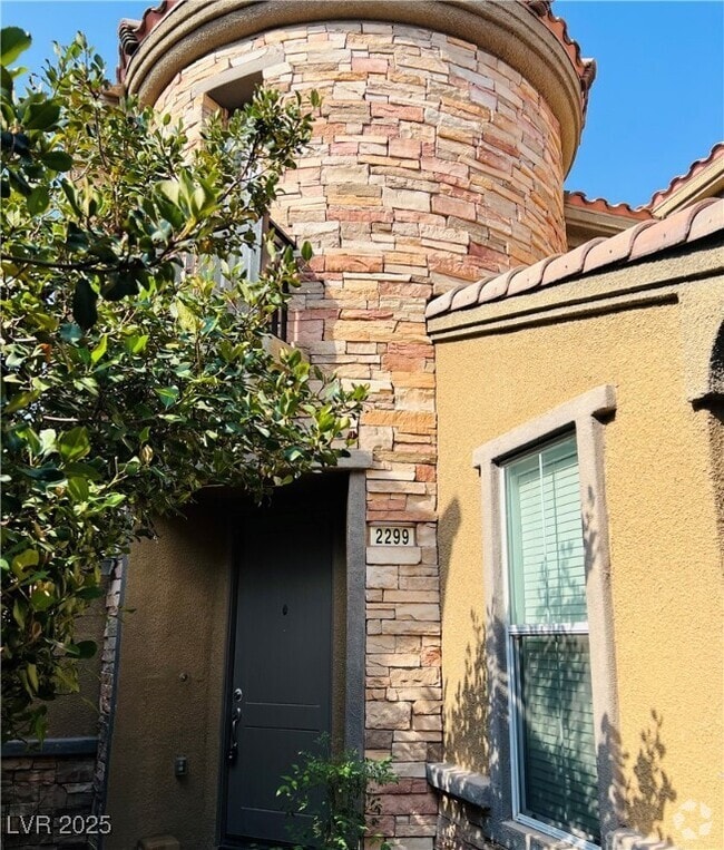 Building Photo - 2299 Malaga Peak St